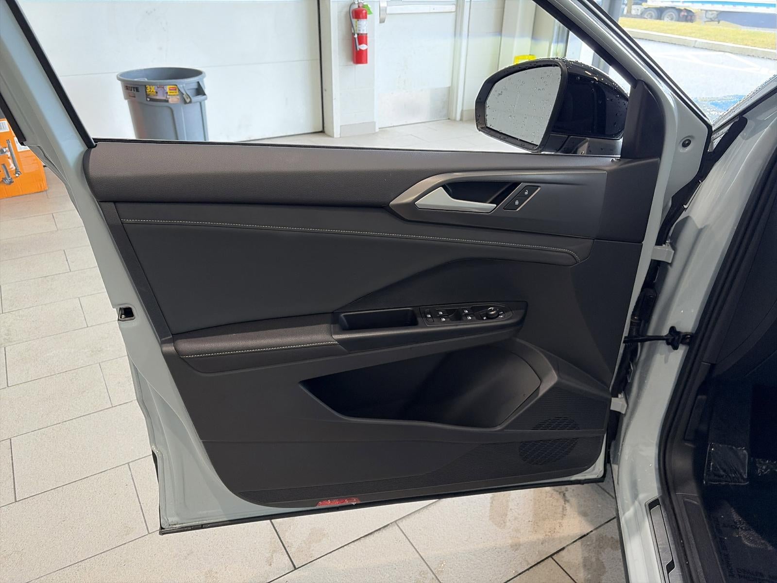 2025 Volkswagen Taos SE Black FWD