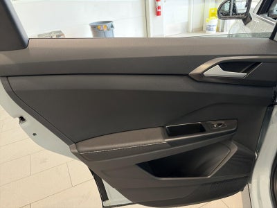 2025 Volkswagen Taos SE Black FWD