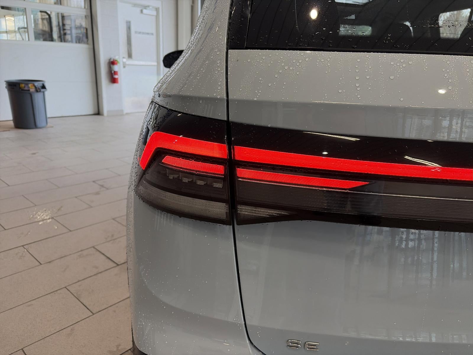 2025 Volkswagen Taos SE Black FWD