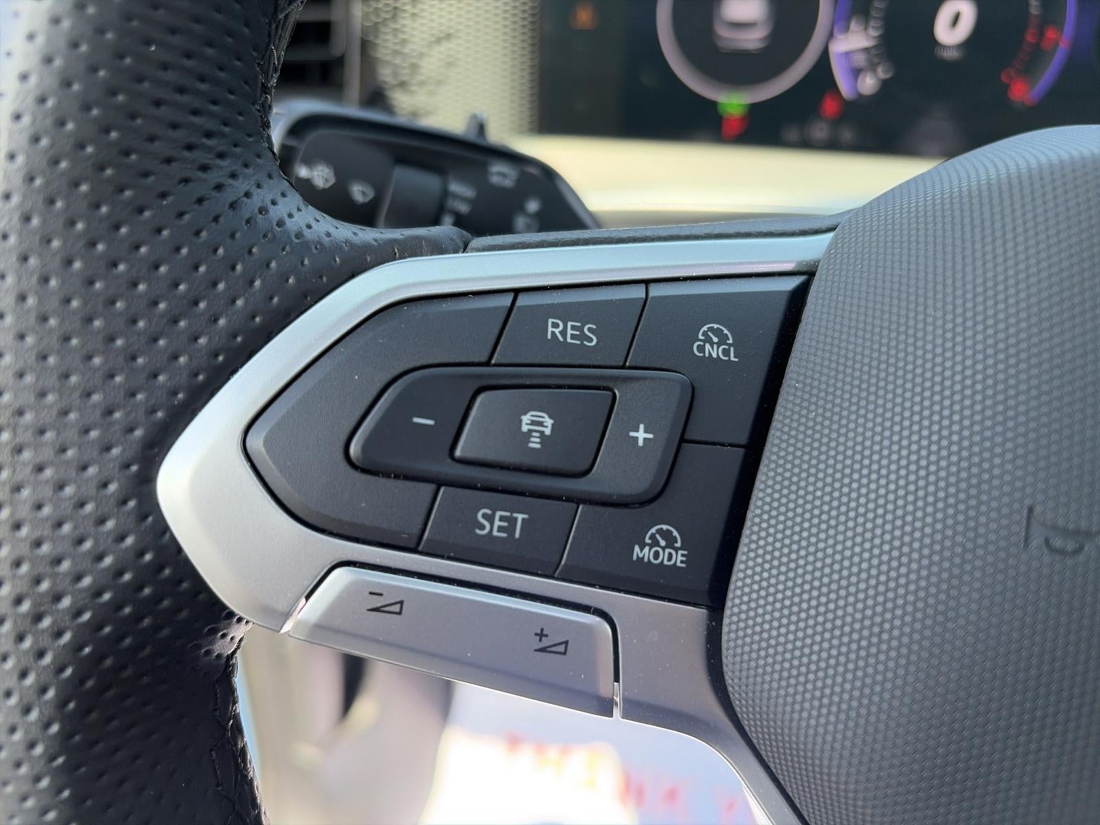 2025 Volkswagen Tiguan 2.0T SE R-Line Black 4MOTION