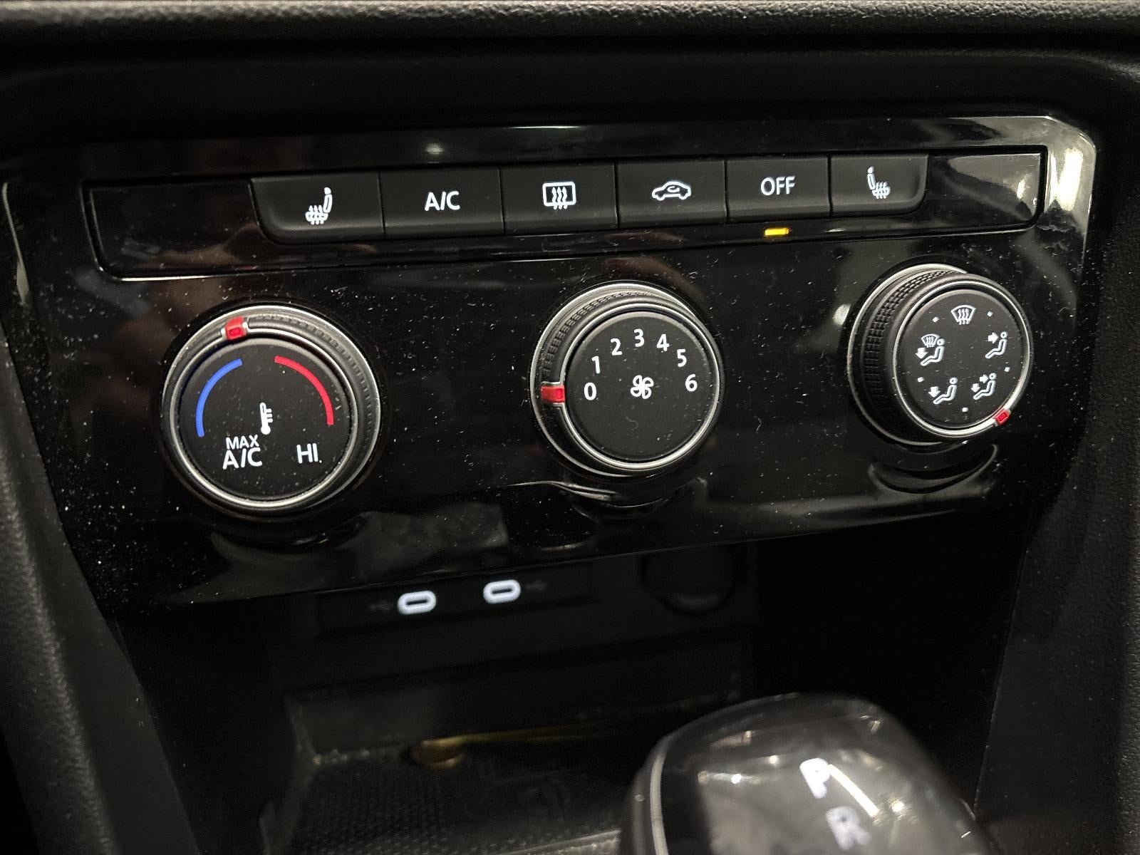 2023 Volkswagen Taos SE 4MOTION *Ltd Avail*