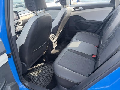 2025 Volkswagen Taos SE 4MOTION