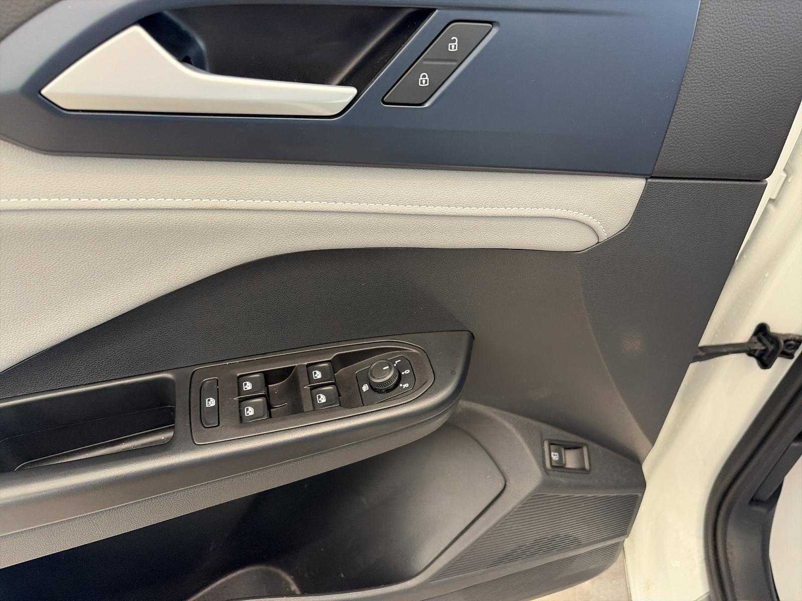 2024 Volkswagen Taos SE 4MOTION