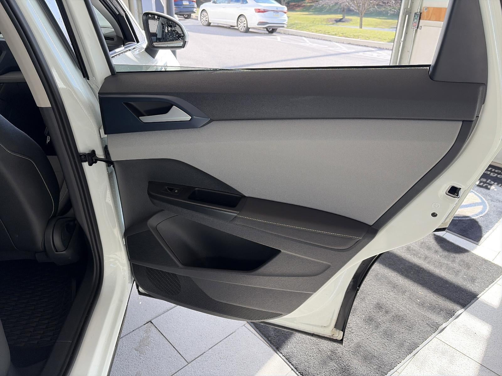 2024 Volkswagen Taos SE 4MOTION