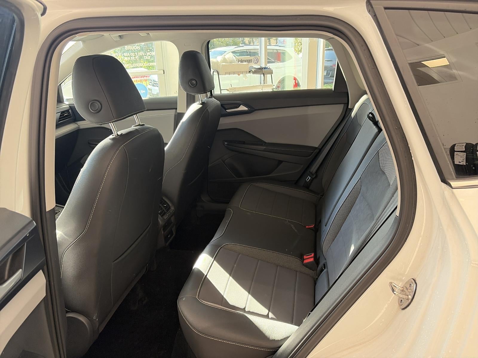 2024 Volkswagen Taos SE 4MOTION