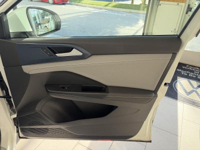 2024 Volkswagen Taos SE 4MOTION