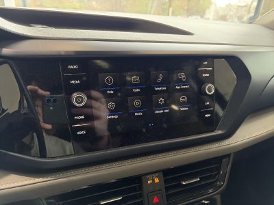 2024 Volkswagen Taos SE 4MOTION