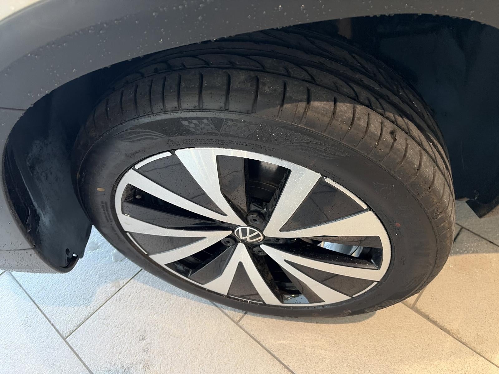 2022 Volkswagen Taos SE 4MOTION