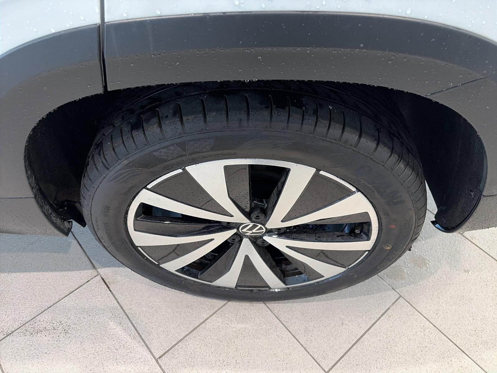 2022 Volkswagen Taos SE 4MOTION