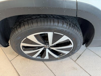 2022 Volkswagen Taos SE 4MOTION