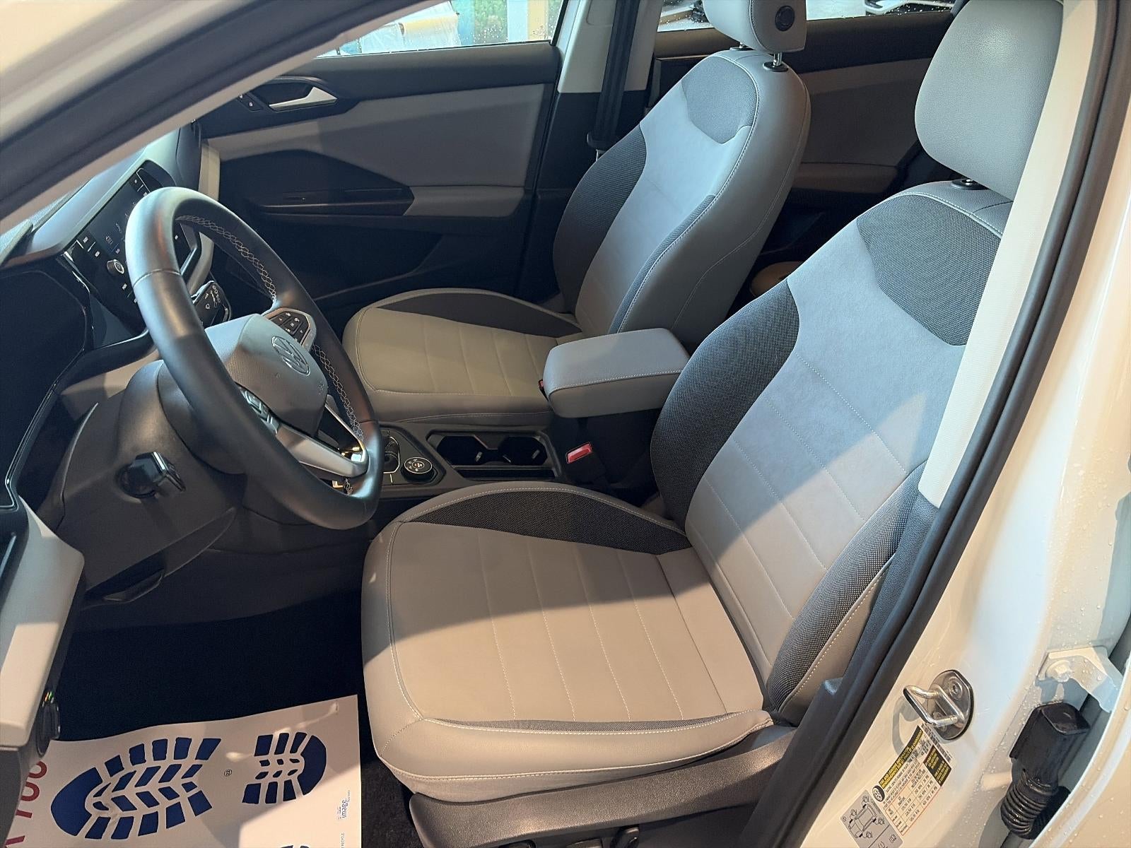 2022 Volkswagen Taos SE 4MOTION