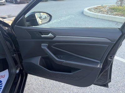 2022 Volkswagen Jetta SE Auto