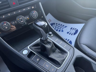 2022 Volkswagen Jetta SE Auto