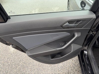 2025 Volkswagen Jetta SE Auto