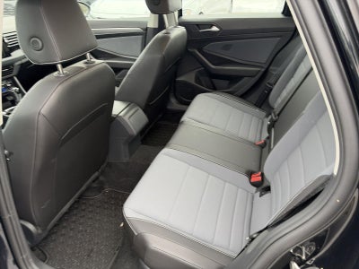 2025 Volkswagen Jetta SE Auto