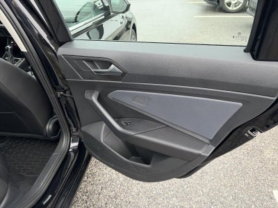 2025 Volkswagen Jetta SE Auto