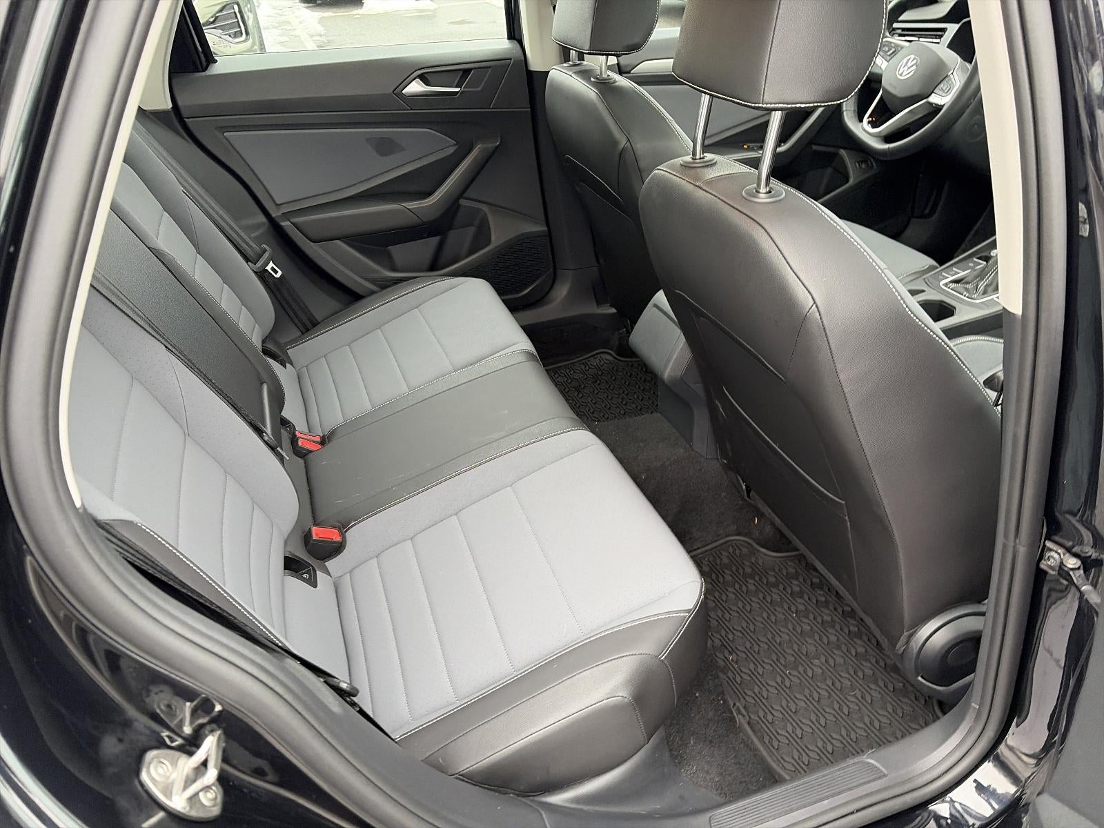 2025 Volkswagen Jetta SE Auto