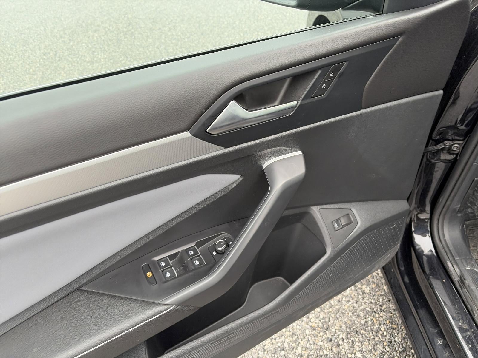 2025 Volkswagen Jetta SE Auto