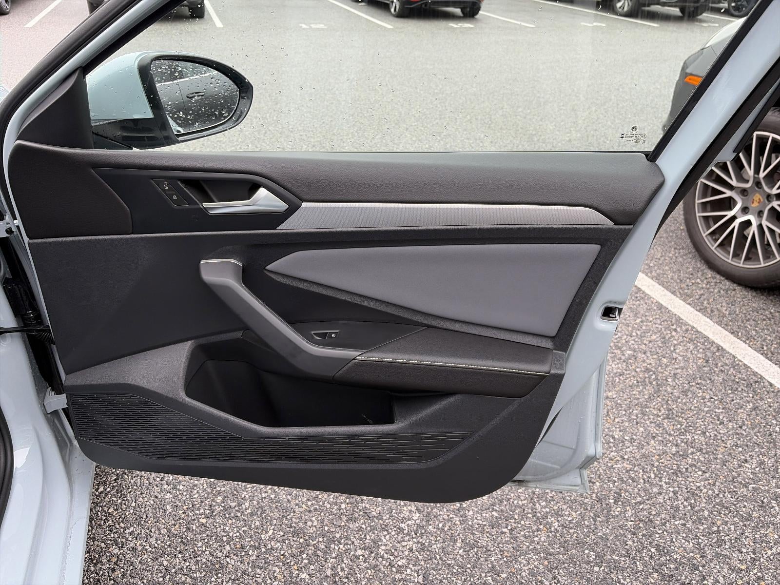 2025 Volkswagen Jetta SE Auto