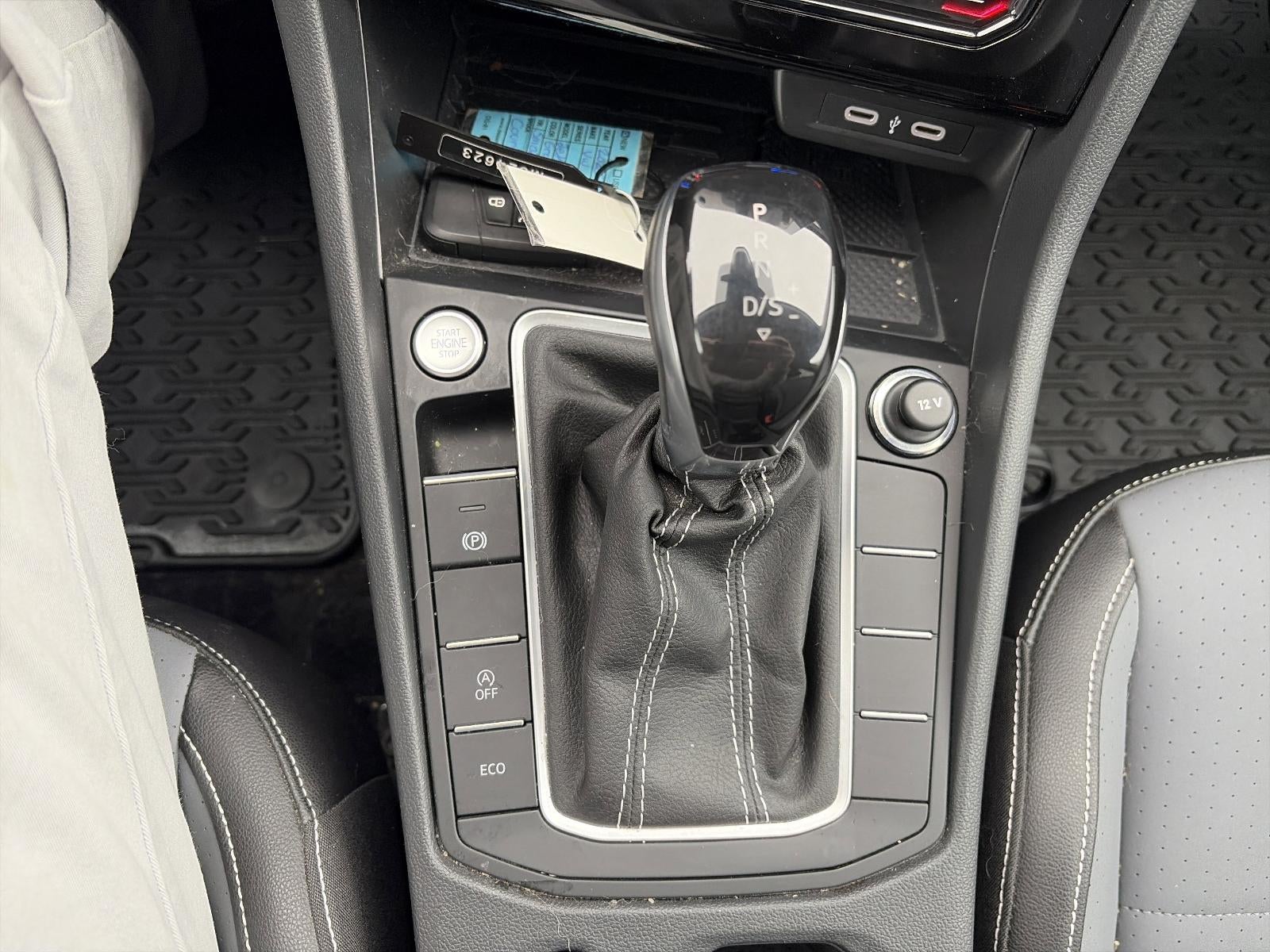 2025 Volkswagen Jetta SE Auto