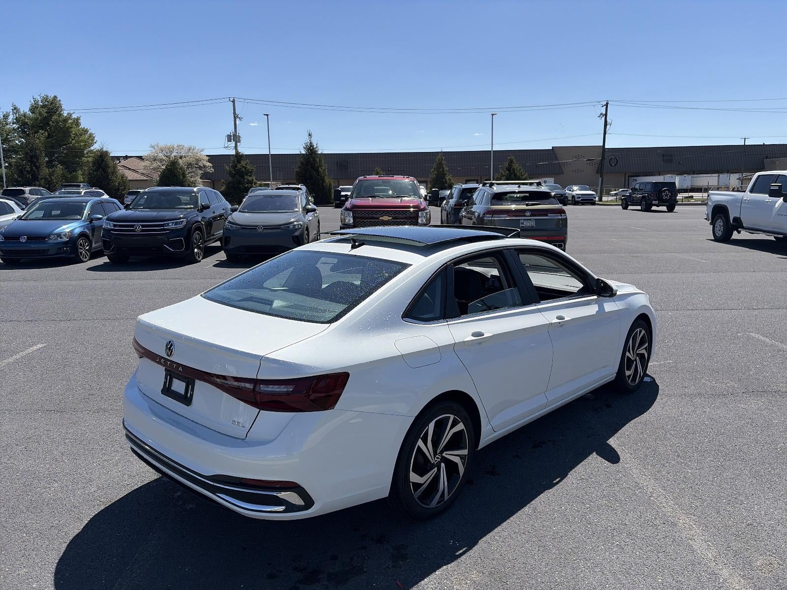 2025 Volkswagen Jetta SEL Auto