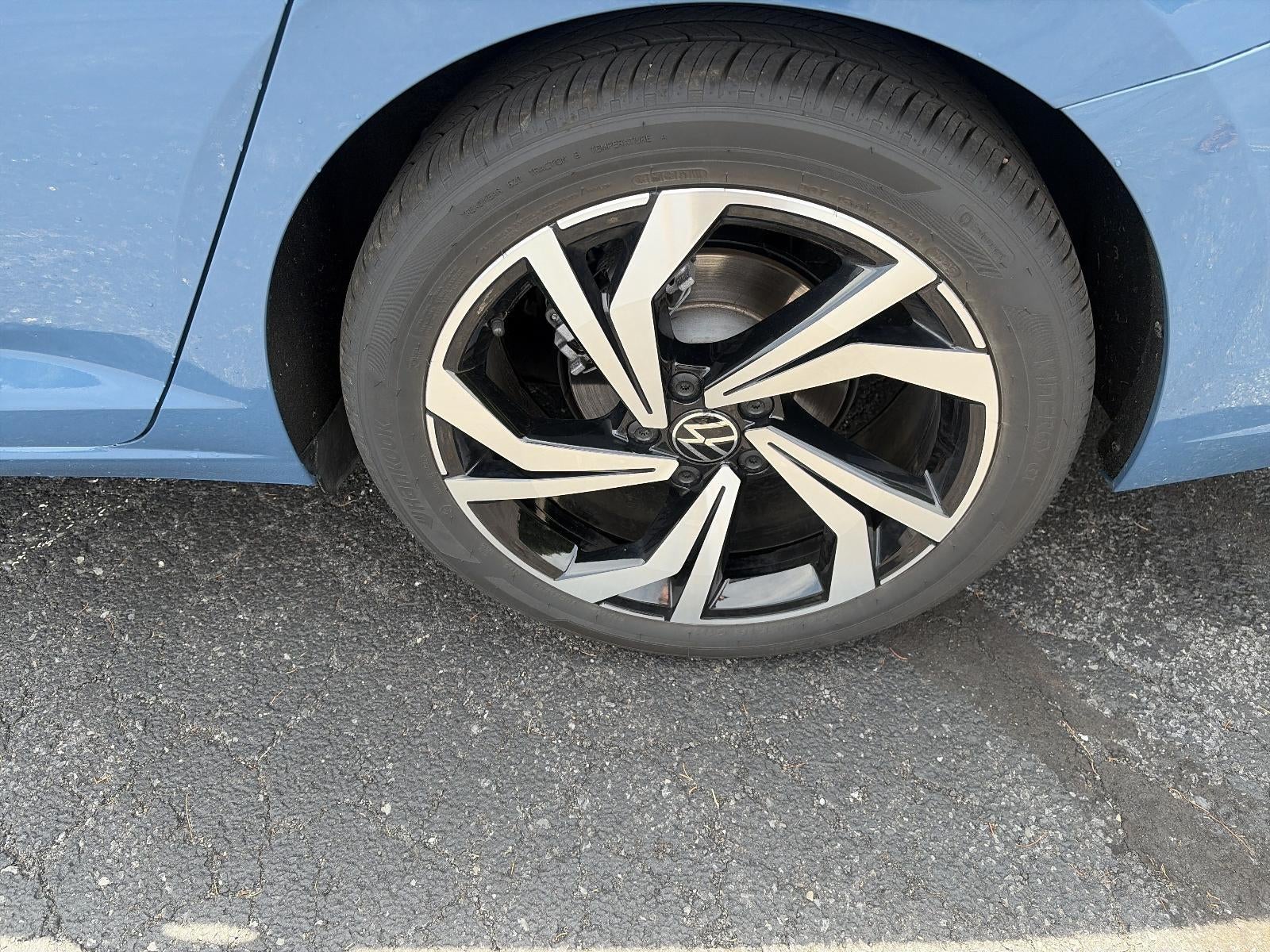 2025 Volkswagen Jetta SEL Auto