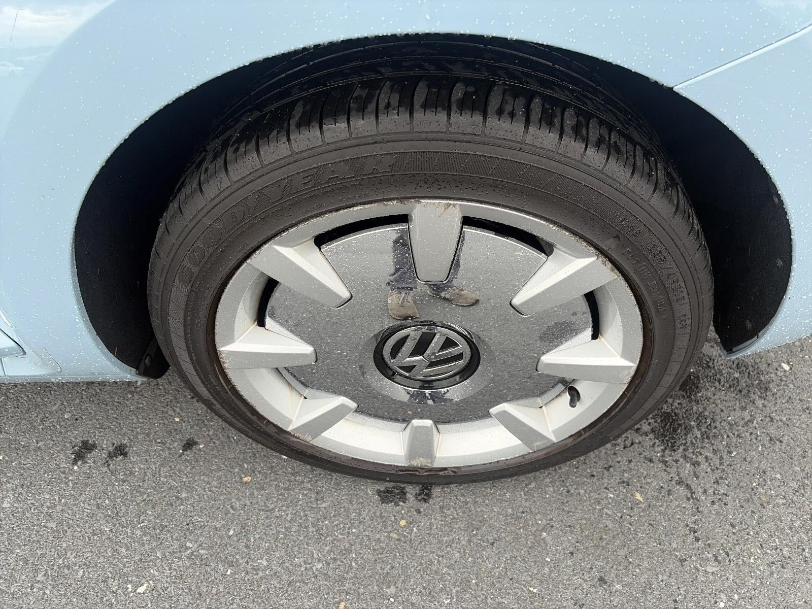 2016 Volkswagen Beetle 2dr Auto 1.8T SEL PZEV