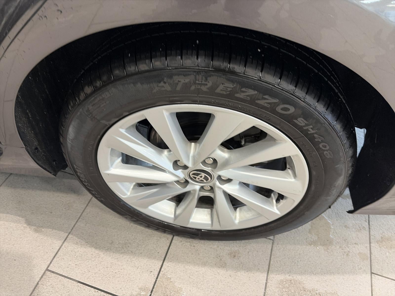 2023 Toyota Camry LE Auto (SE)