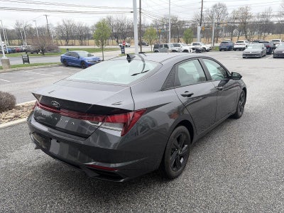 2022 Hyundai ELANTRA SEL IVT