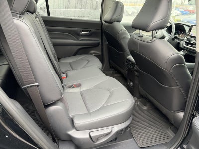 2025 Toyota Grand Highlander Hybrid LE AWD (Natl)