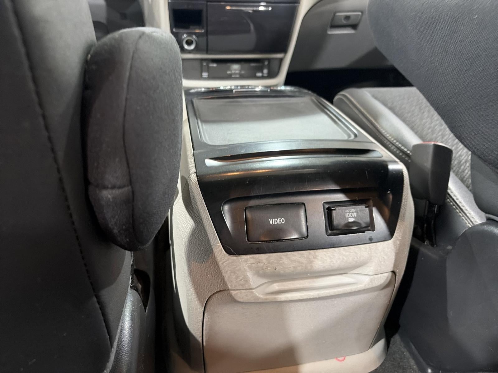 2013 Toyota Sienna 5dr 8-Pass Van V6 SE FWD (Natl)
