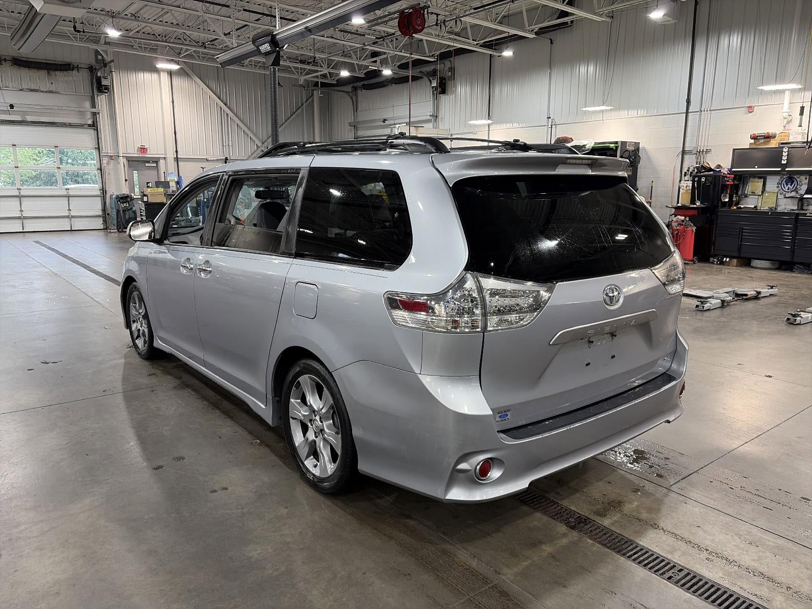 2013 Toyota Sienna 5dr 8-Pass Van V6 SE FWD (Natl)