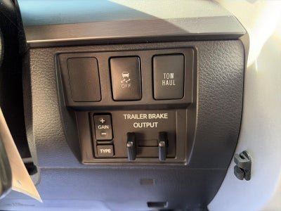 2017 Toyota Tundra 4WD 4WD TRD Pro CrewMax 5.5' Bed 5.7L (Natl)