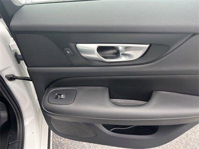 2024 Volvo S60 B5 FWD Plus Dark Theme