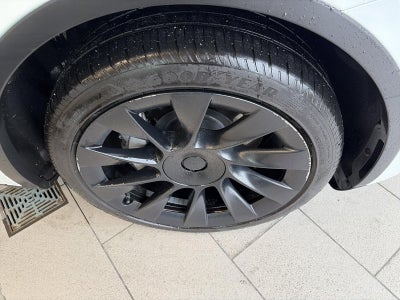 2023 Tesla Model Y Long Range AWD