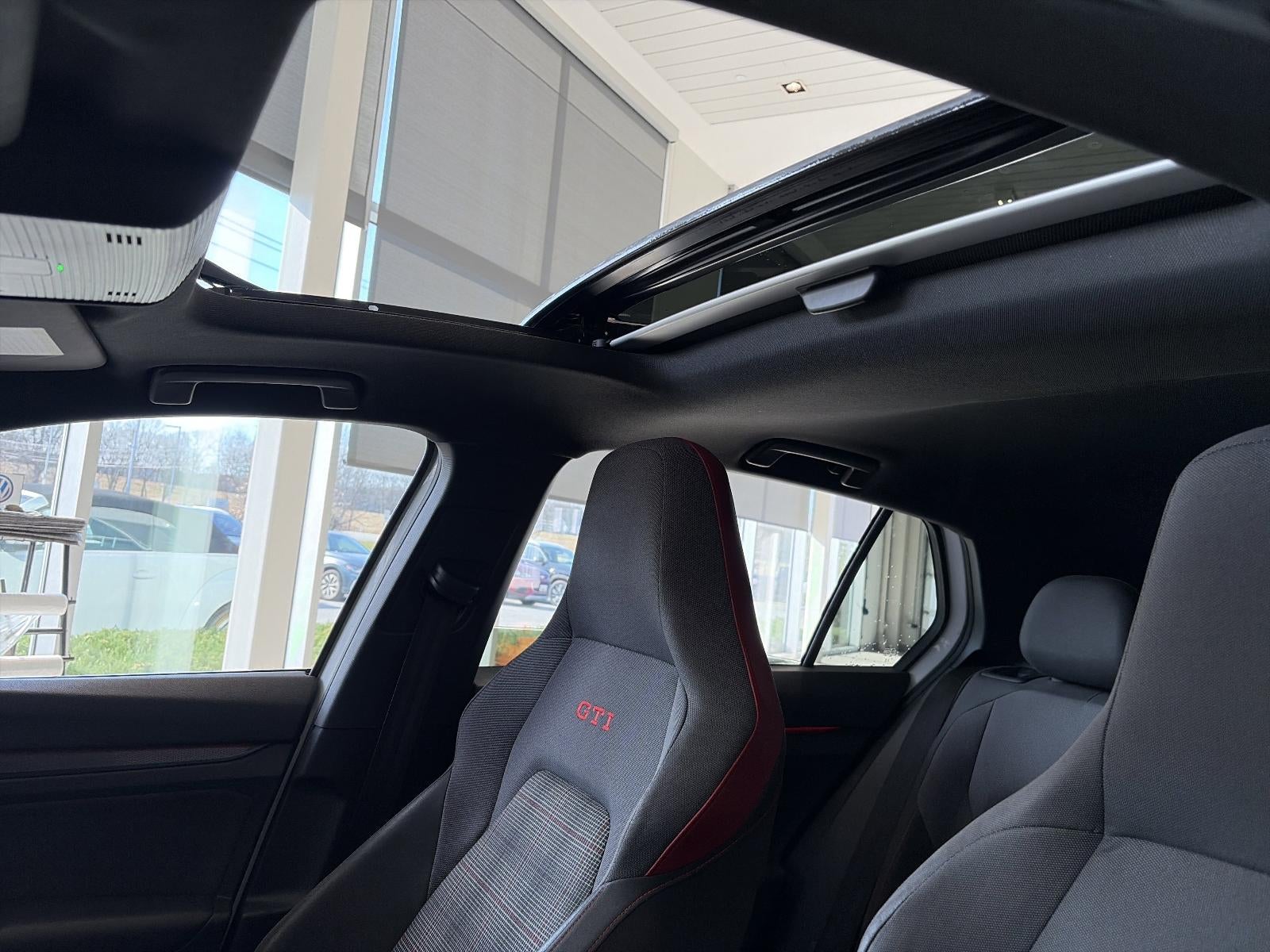 2023 Volkswagen Golf GTI 2.0T SE DSG