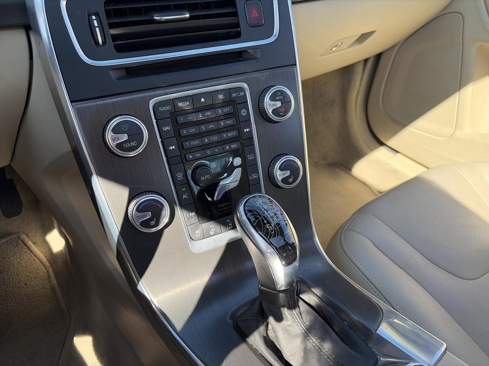 2015 Volvo S60 2015.5 4dr Sdn T5 Platinum AWD