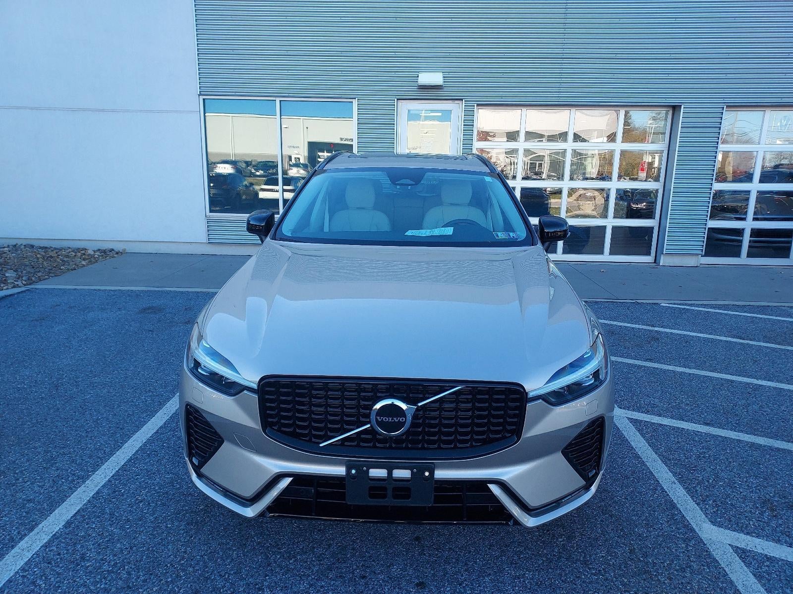 2024 Volvo XC60 B5 AWD Core Dark Theme