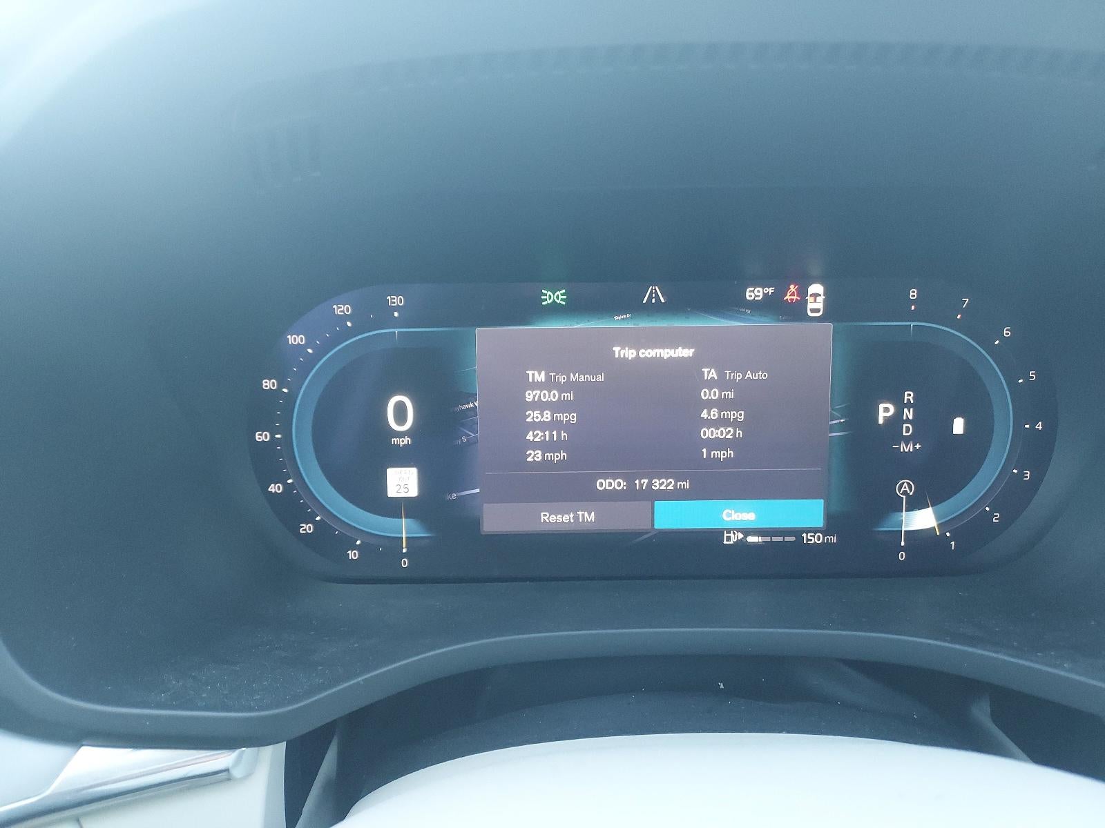 2024 Volvo XC60 B5 AWD Core Dark Theme