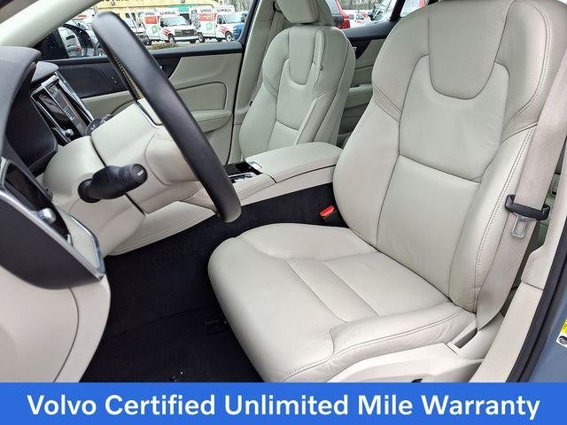 2023 Volvo S60 Recharge Plug-In Hybrid T8 eAWD PHEV Plus Dark Theme