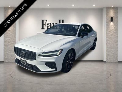 2024 Volvo S60 B5 FWD Core Dark Theme