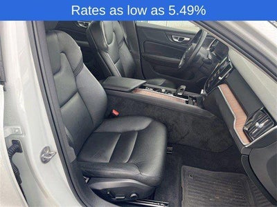 2024 Volvo S60 B5 FWD Plus Dark Theme