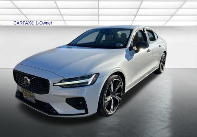 2024 Volvo S60 B5 AWD Plus Dark Theme