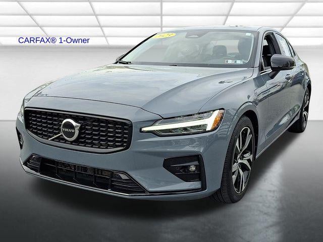 2023 Volvo S60 B5 AWD Core Dark Theme