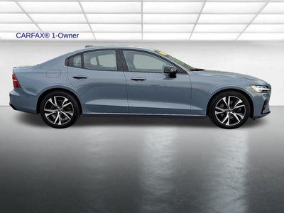 2023 Volvo S60 B5 AWD Core Dark Theme
