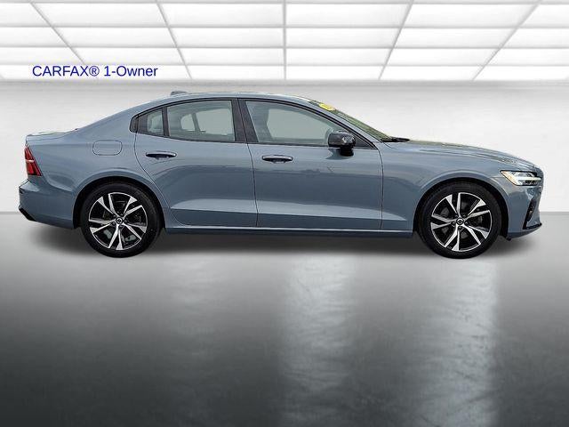 2023 Volvo S60 B5 AWD Core Dark Theme