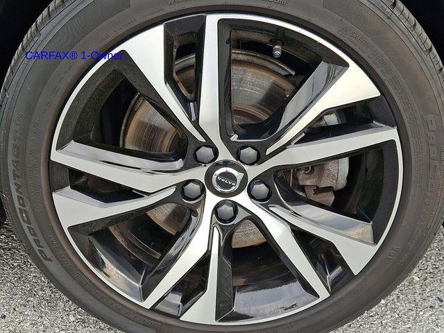 2023 Volvo S60 B5 AWD Core Dark Theme