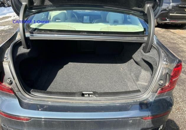 2023 Volvo S60 B5 AWD Plus Dark Theme