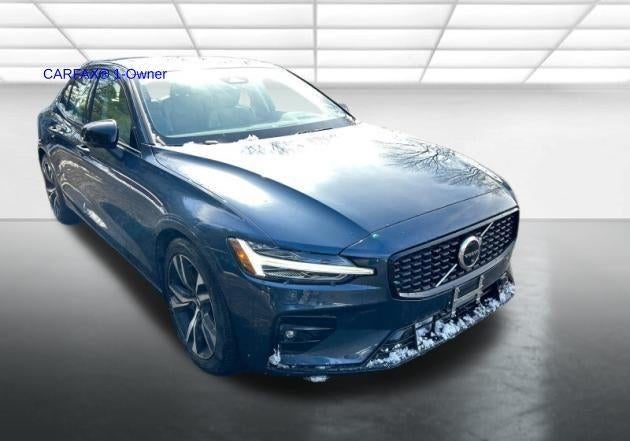 2023 Volvo S60 B5 AWD Plus Dark Theme