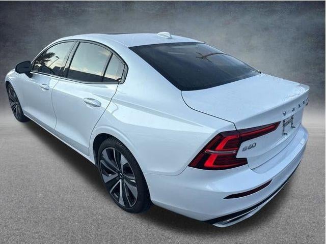 2022 Volvo S60 B5 AWD Momentum